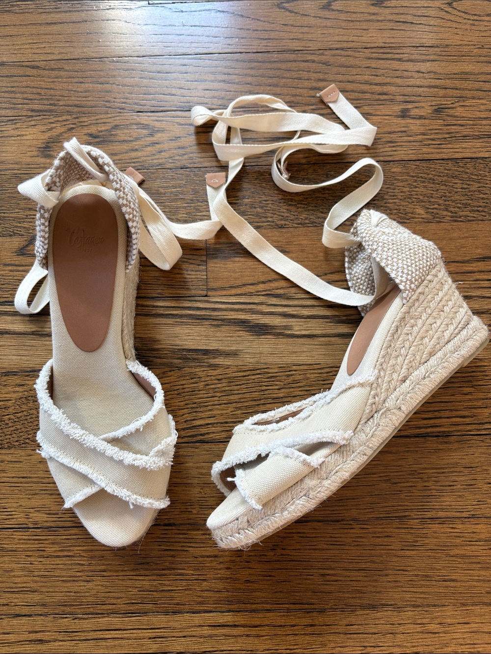 Castaner NWOT Cream Espadrille Wedge Sandals, ankle Tie, Spain, 39 (8.5)